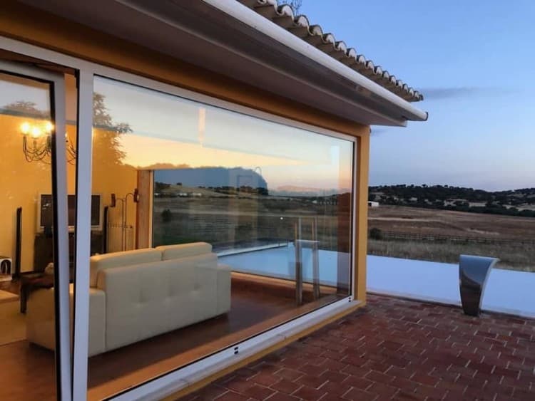 Featured property image in slider gallery