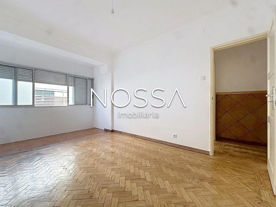 Featured property image in slider gallery